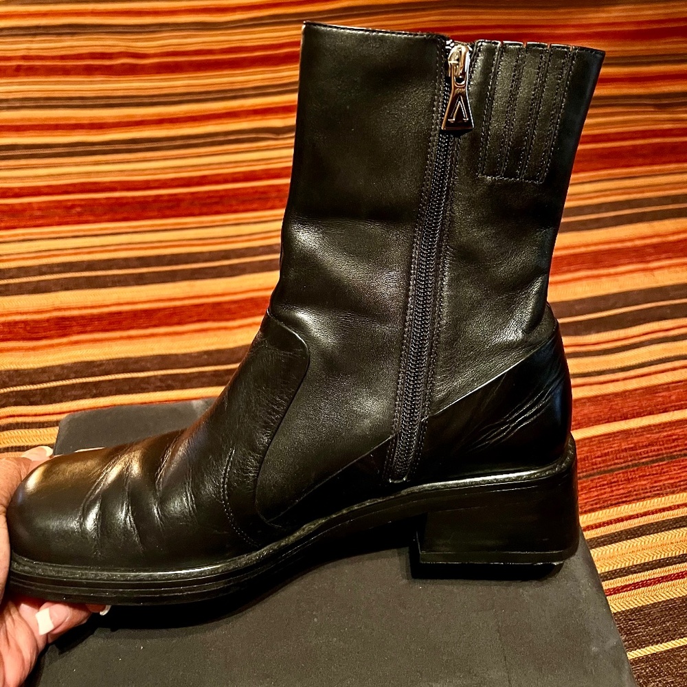 Ladies boots - Picture 7 of 9
